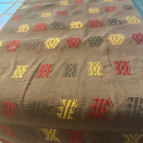 Table Runner - Picture 3 of 4